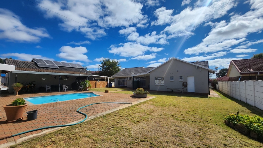3 Bedroom Property for Sale in Stilfontein Ext 4 North West